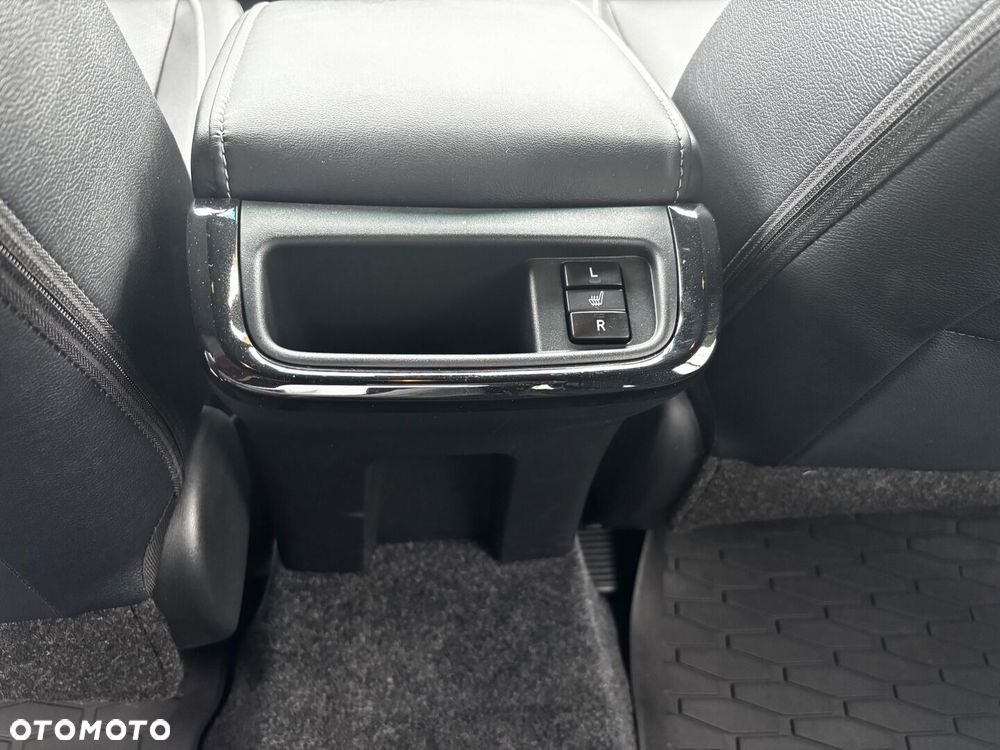Toyota Hilux 2.8 D-4D mHEV Double Cab Invincible 4x4 - 21