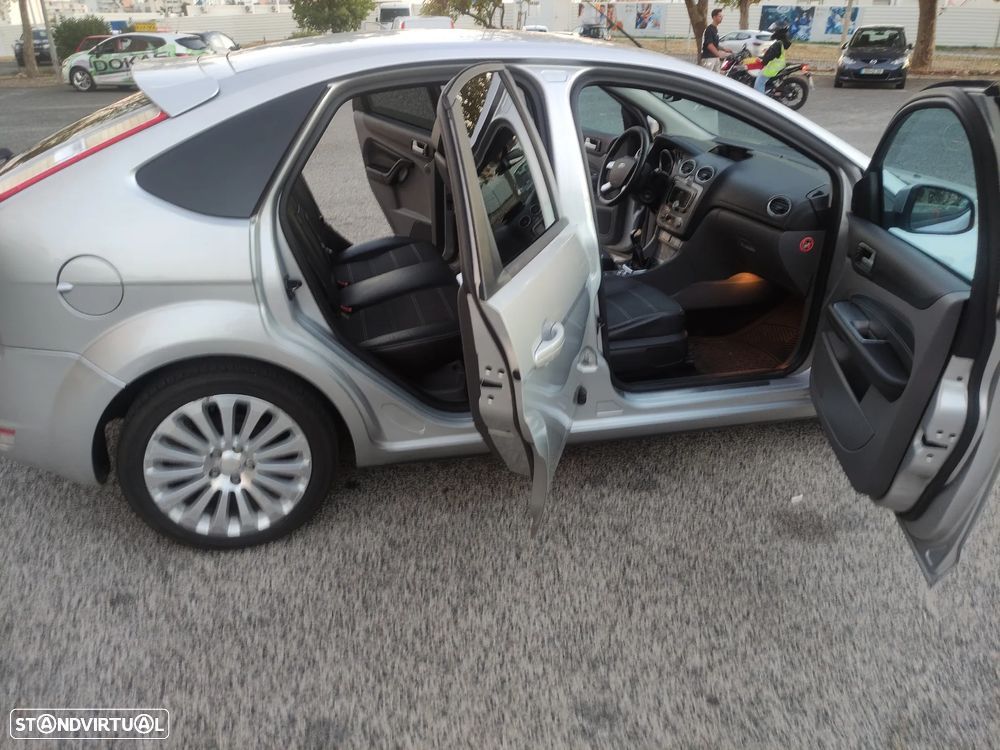 Ford Focus - 8