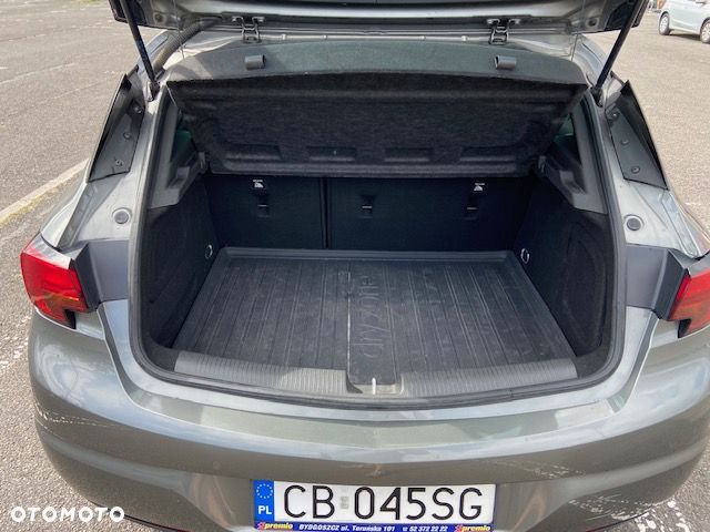 Opel Astra 1.2 T Light S&S - 9