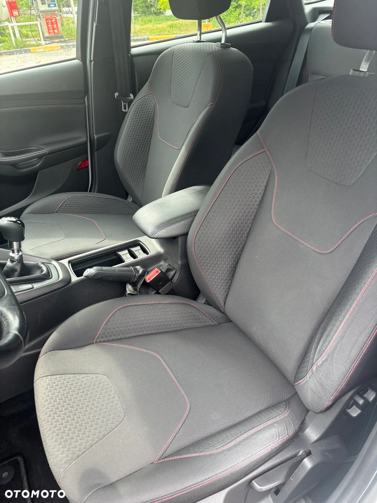 Ford Focus 1.0 EcoBoost Start-Stopp-System ST-LINE STYLE - 11