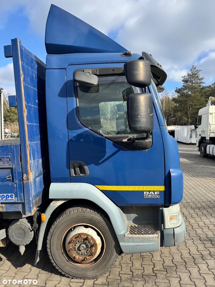 Kompletna kabina + owiewka + zderzak + stopnice Daf LF 45.220 Euro 5 - 5