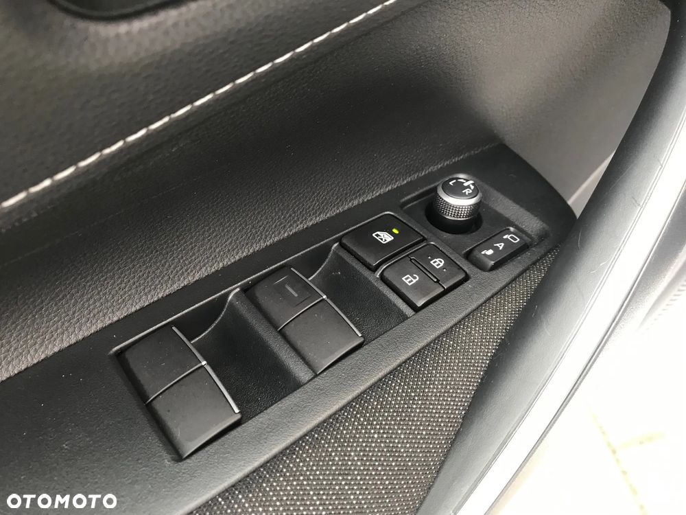 Toyota Corolla 1.8 Hybrid Comfort - 36
