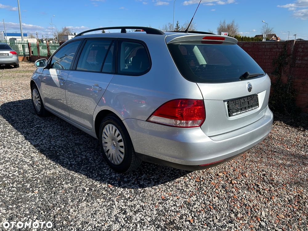 Volkswagen Golf - 6