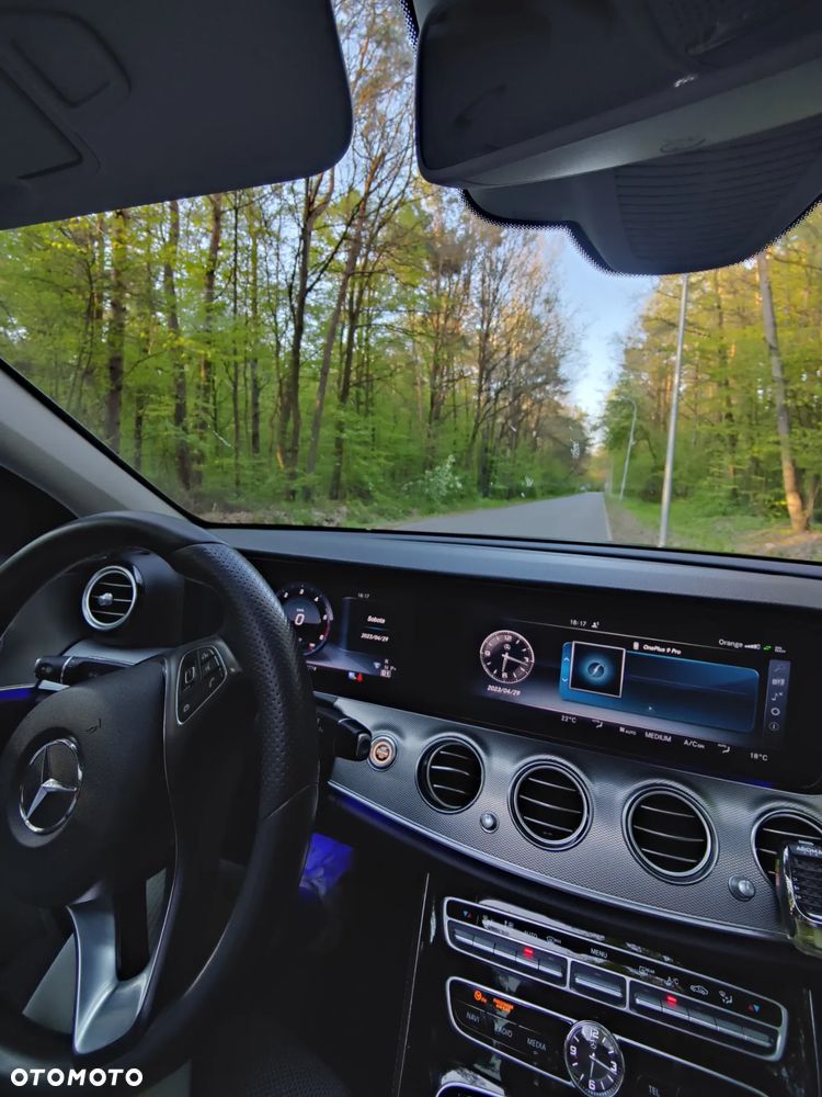 Mercedes-Benz Klasa E 220 d 9G-TRONIC - 12