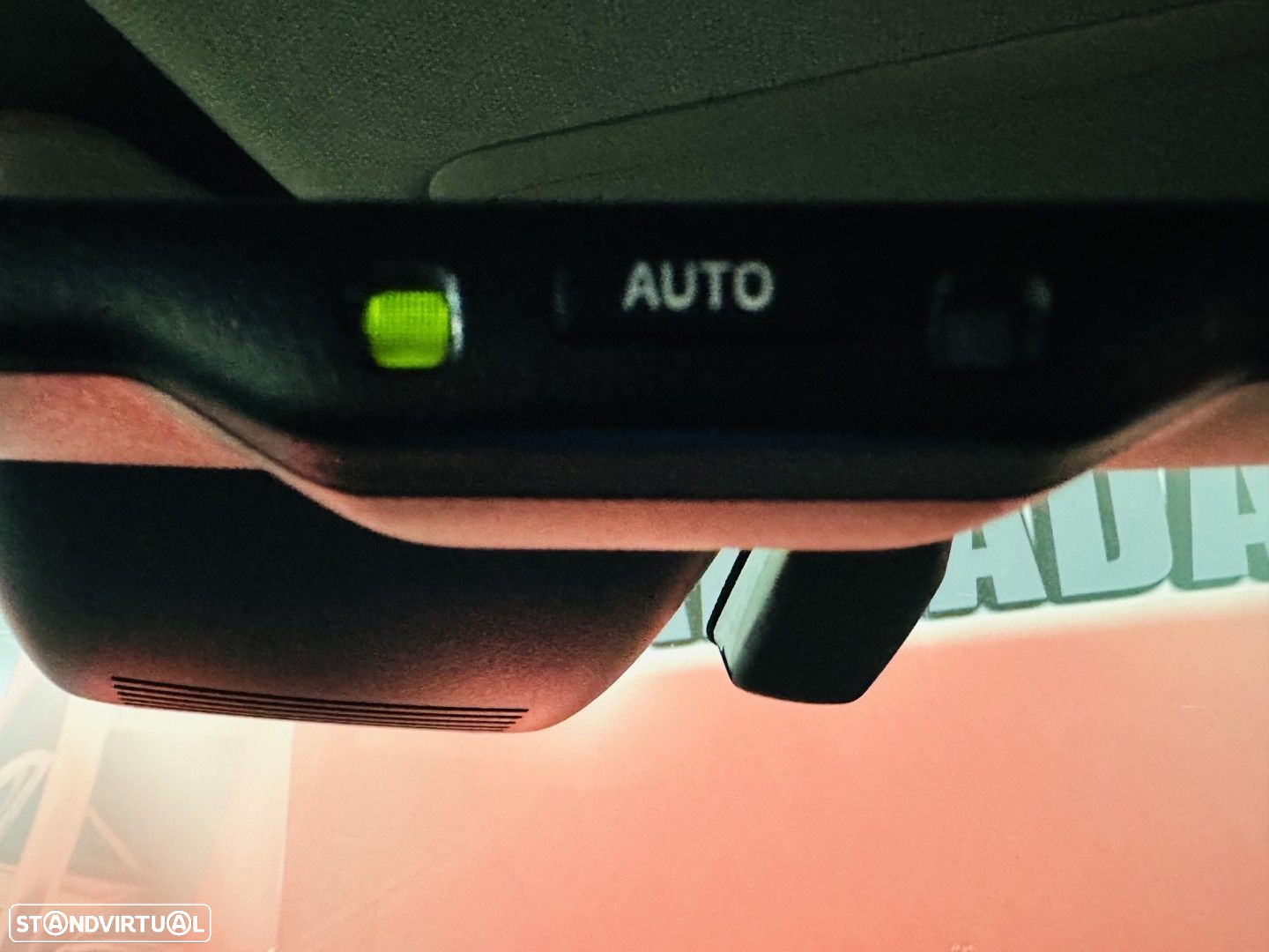 Toyota Auris Touring Sports 1.8 HSD Comfort +P.Sport+Navi - 27