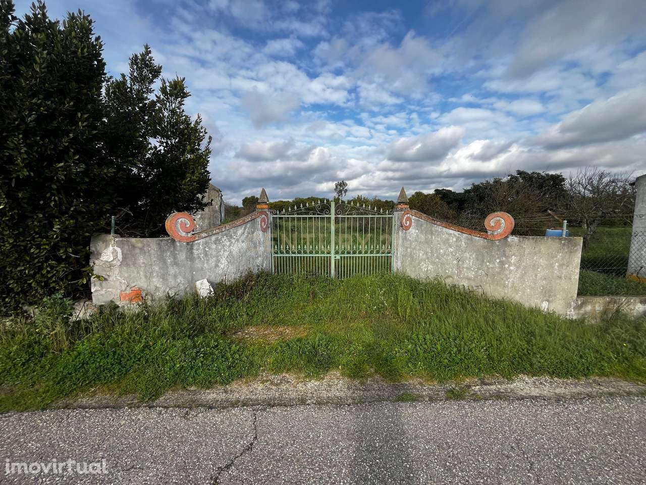 Moradia em ruinas em terreno de 2 304m2 Aroeira/Poceirão e Marateca/Pa - Grande imagem: 2/11