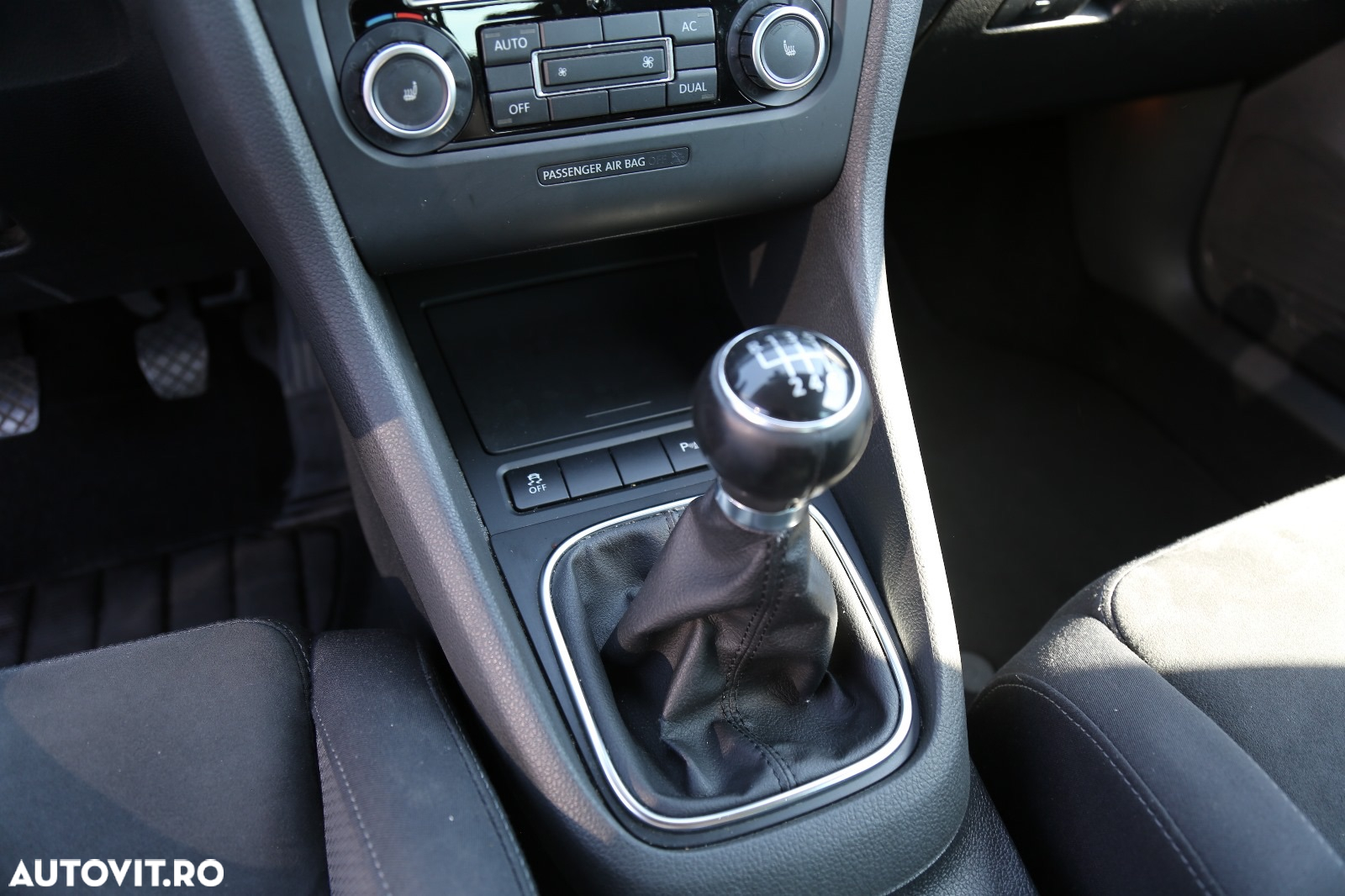 Volkswagen Golf 2.0 TDI DPF Highline - 12