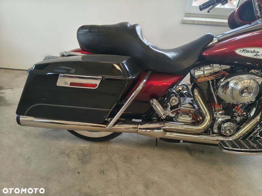 Harley-Davidson FLH Electra Glide - 13