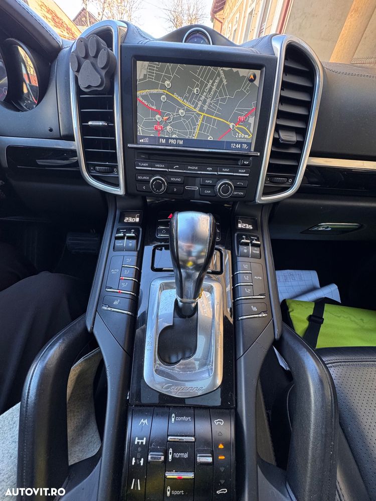 Porsche Cayenne Platinum Edition - 11