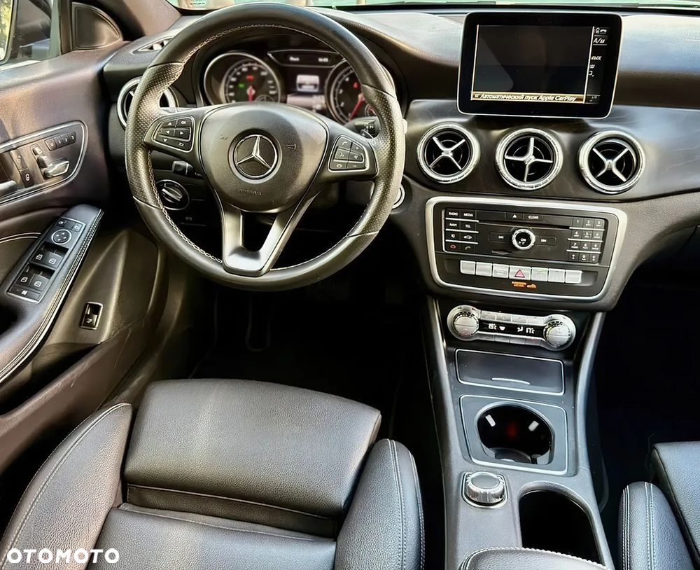 Mercedes-Benz CLA 250 4Matic 7G-DCT UrbanStyle Edition - 6