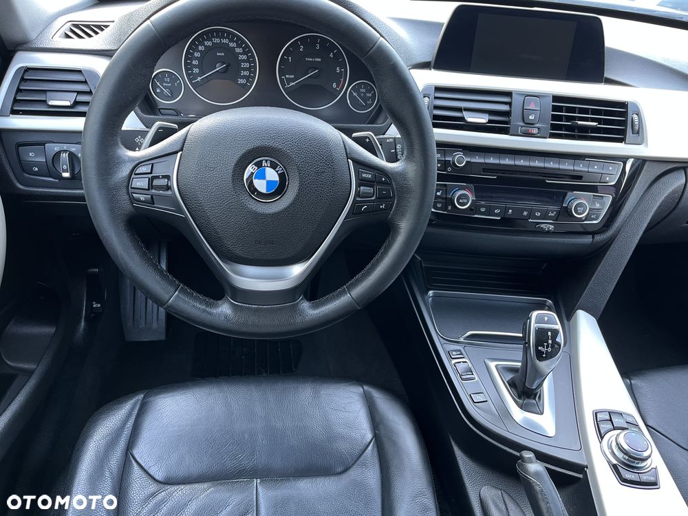 BMW Seria 3 320d Efficient Dynamics Luxury Line Purity - 24