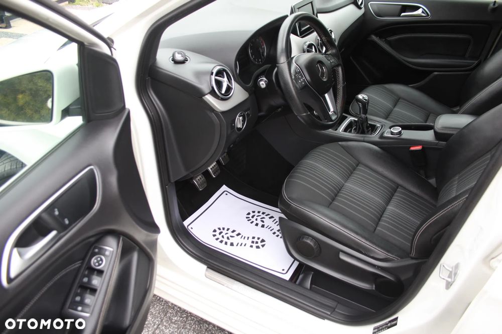Mercedes-Benz Klasa B 180 Edition - 7