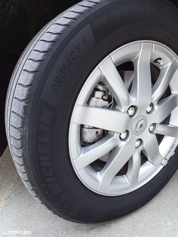 Renault Grand Scenic - 22