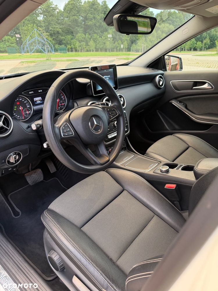 Mercedes-Benz Klasa A 180 7G-DCT Style - 6
