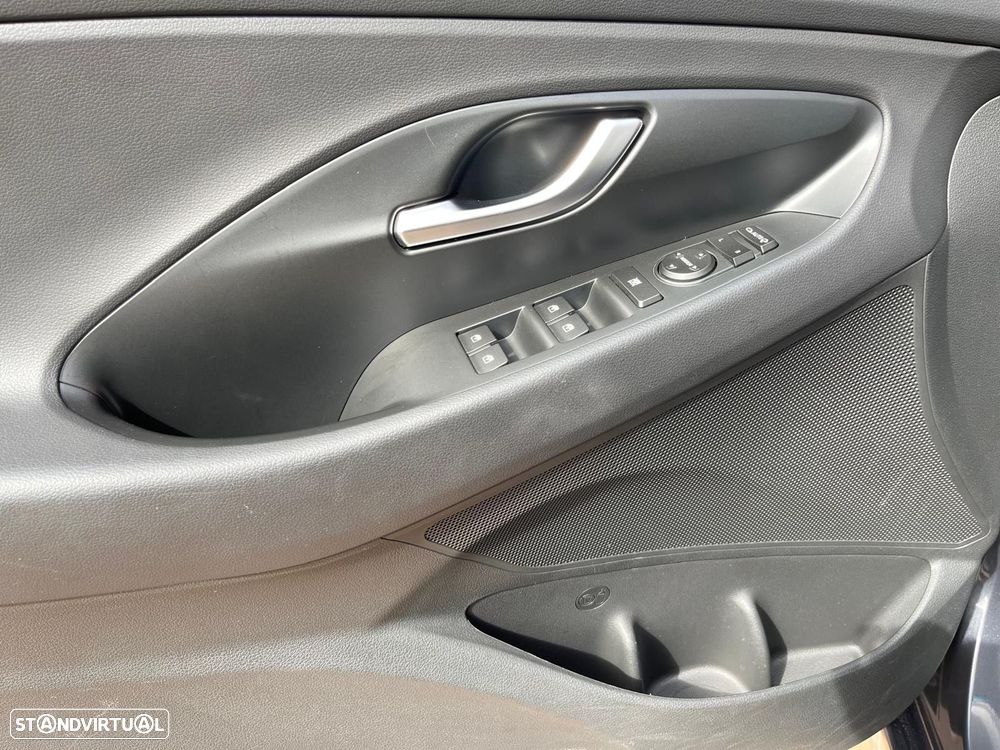 Hyundai i30 SW - 12