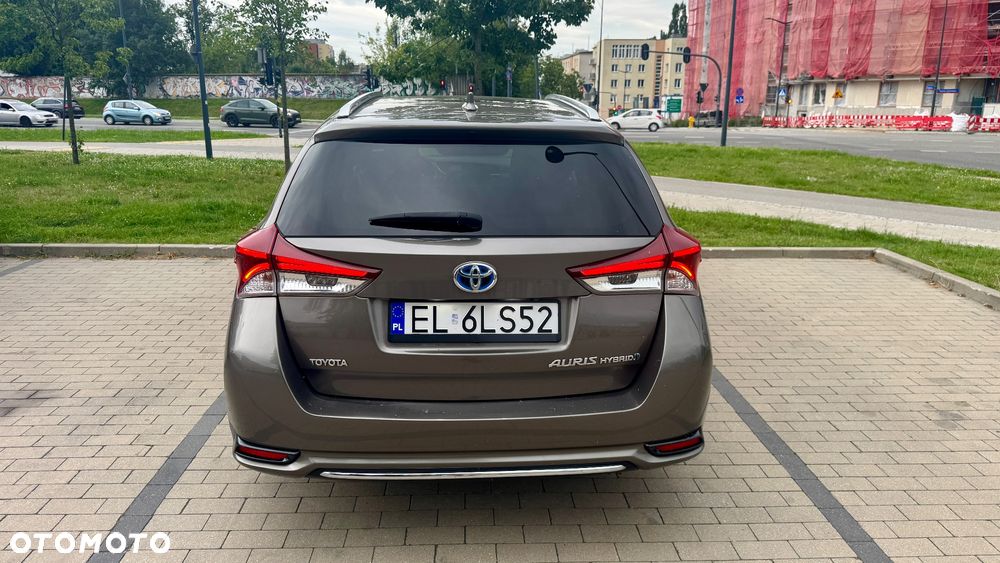 Toyota Auris Hybrid 135 Comfort - 4