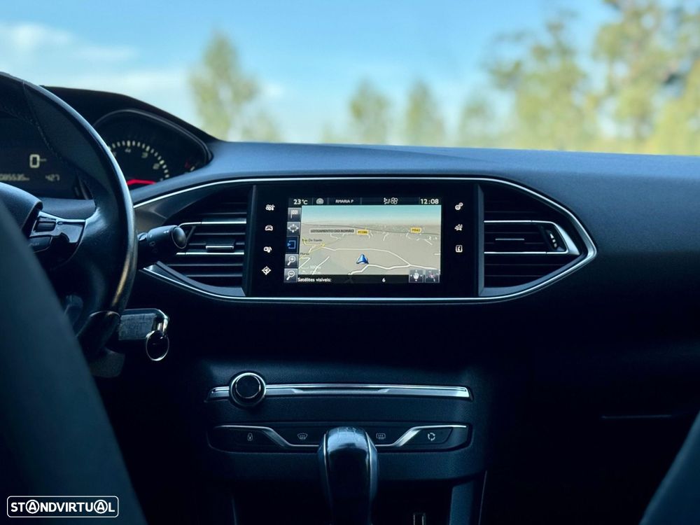 Peugeot 308 1.2 PureTech Style - 28