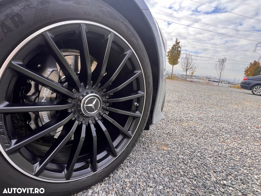 Mercedes-Benz AMG GT 43 4MATIC+ MHEV - 13