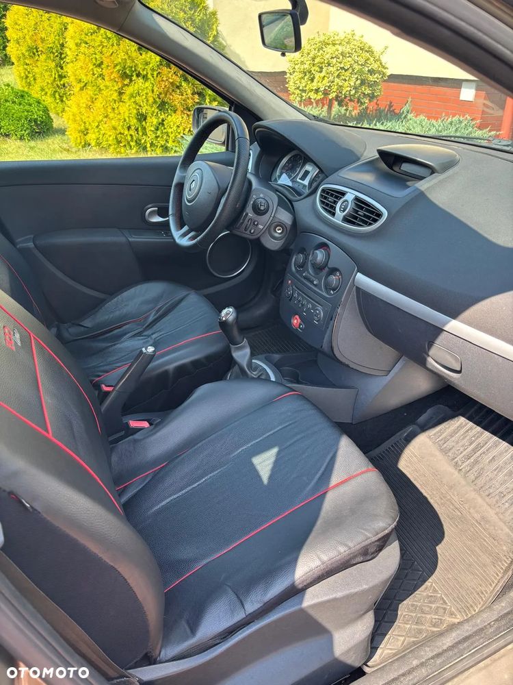 Renault Clio 1.5 dCi Alize - 9
