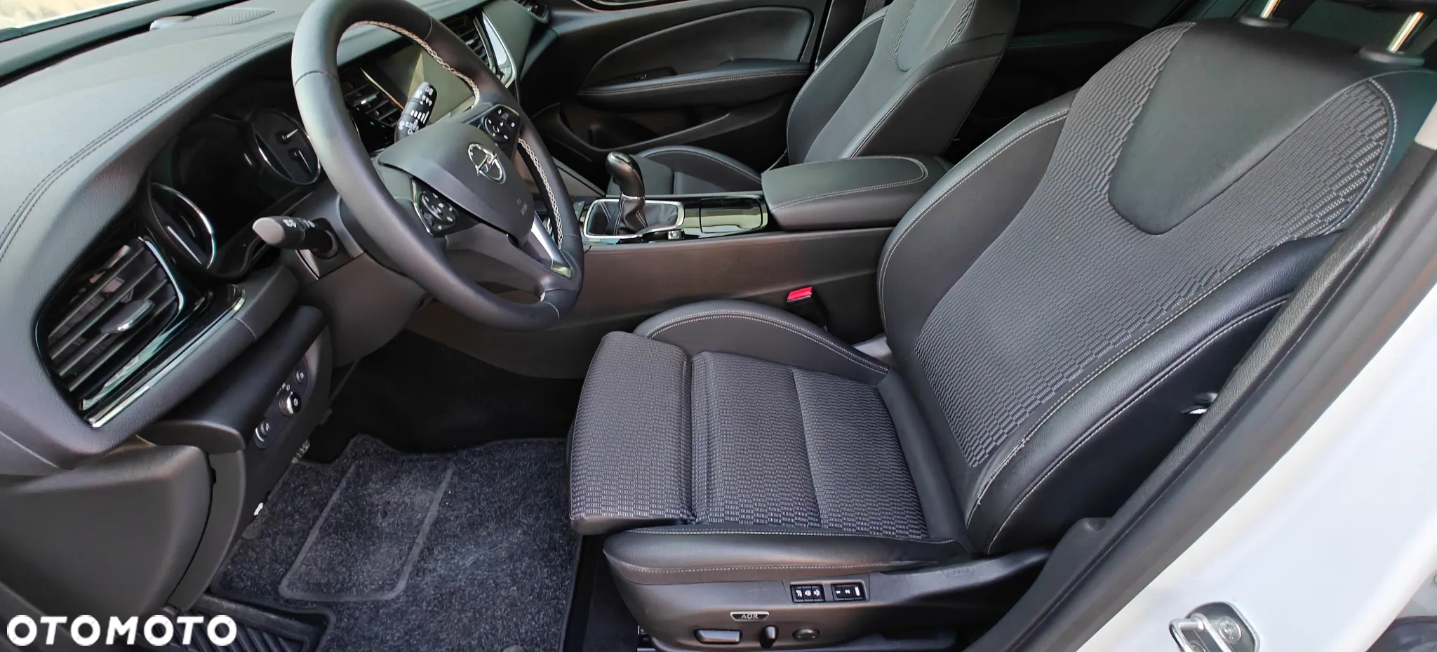Opel Insignia 2.0 CDTI 4x4 Innovation S&S - 24