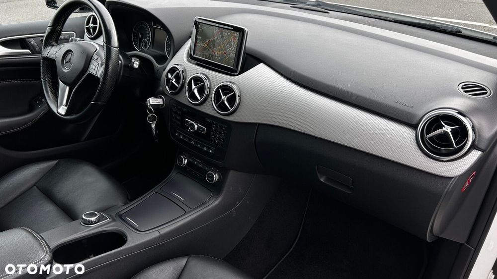 Mercedes-Benz Klasa B 220 4-Matic - 20