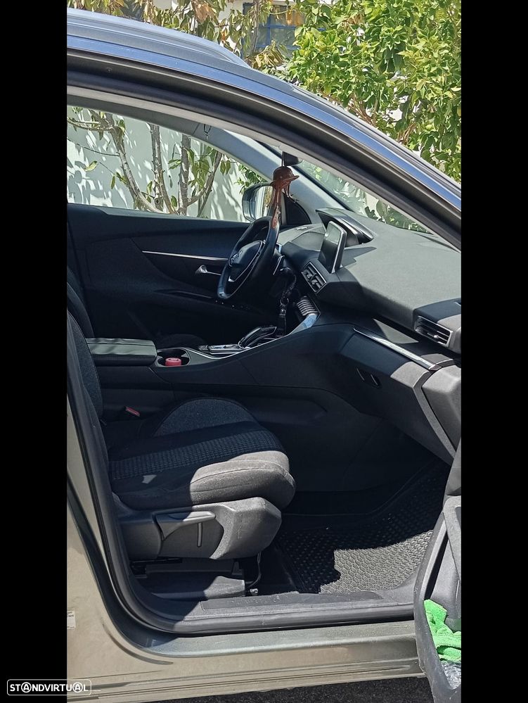 Peugeot 5008 BlueHDI 120 EAT6 Allure - 9