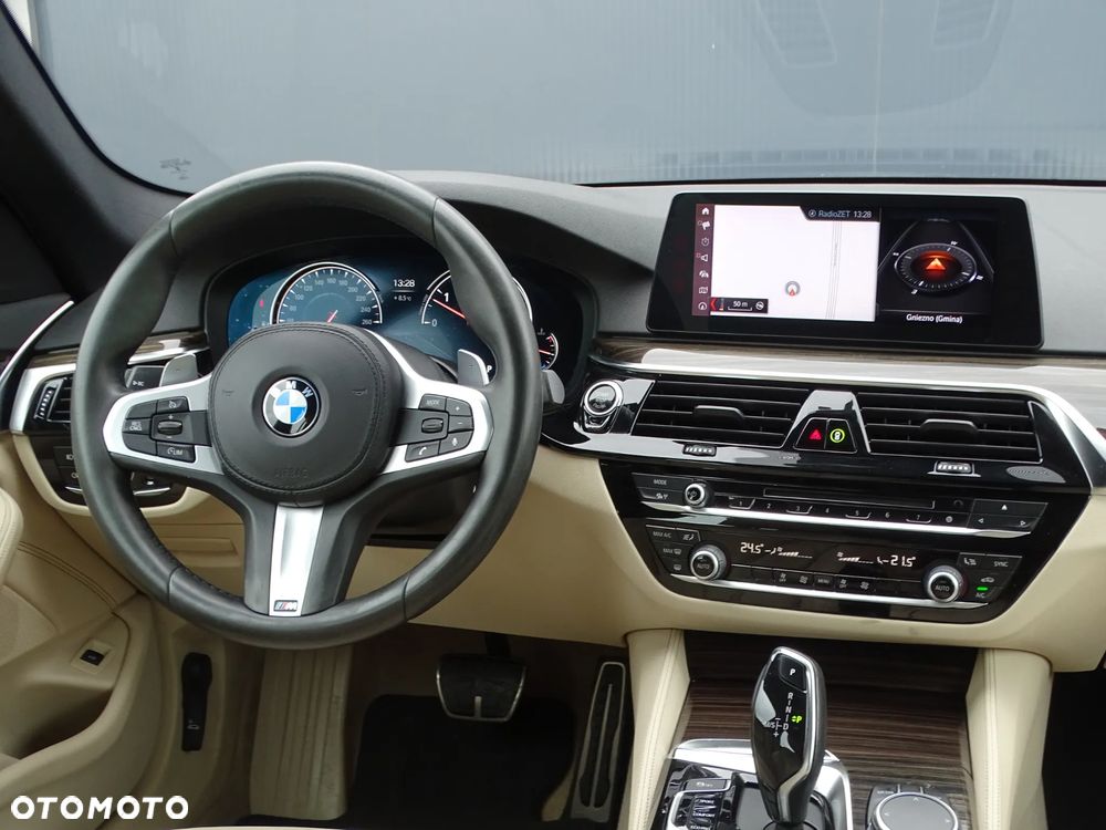 BMW Seria 5 530d xDrive M Sport sport - 10