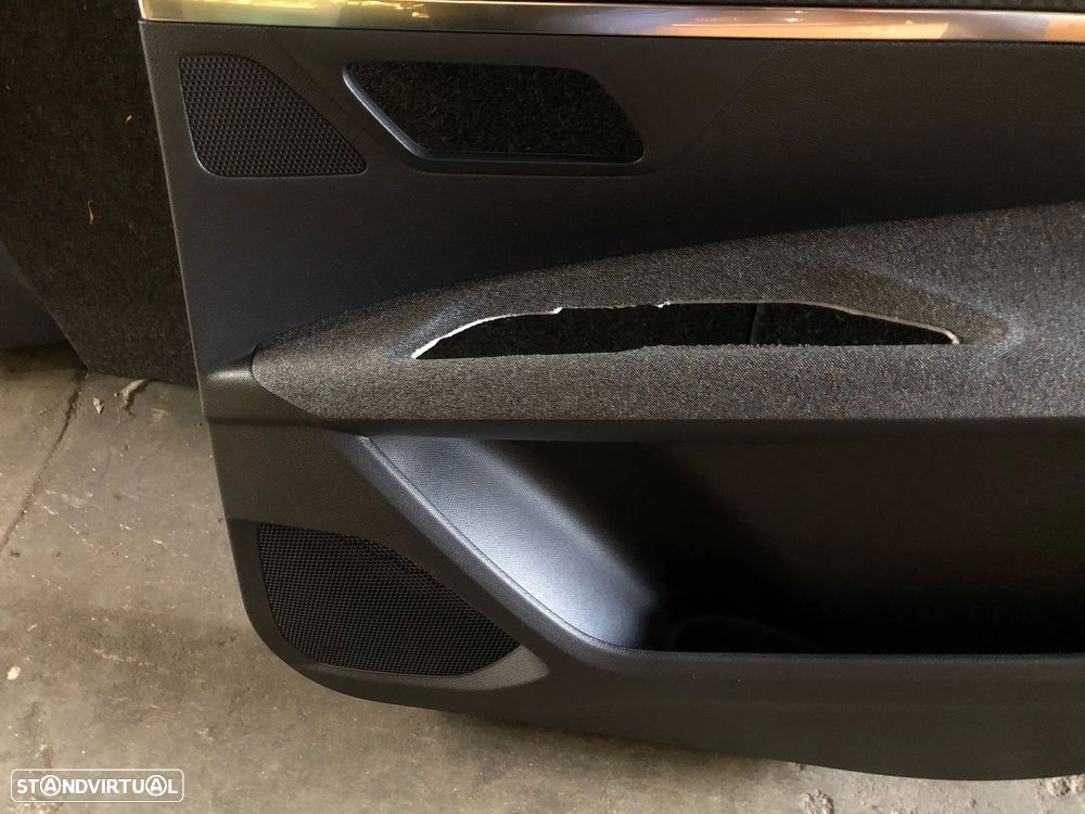 PEUGEOT 5008 II FORRA QUARTELA PORTA TRAS DIREITA - FP029 - 2