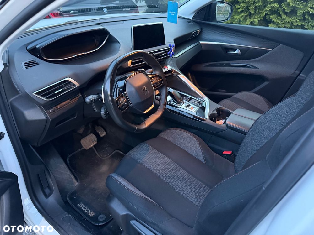 Peugeot 5008 BlueHDi 130 EAT8 Active - 33