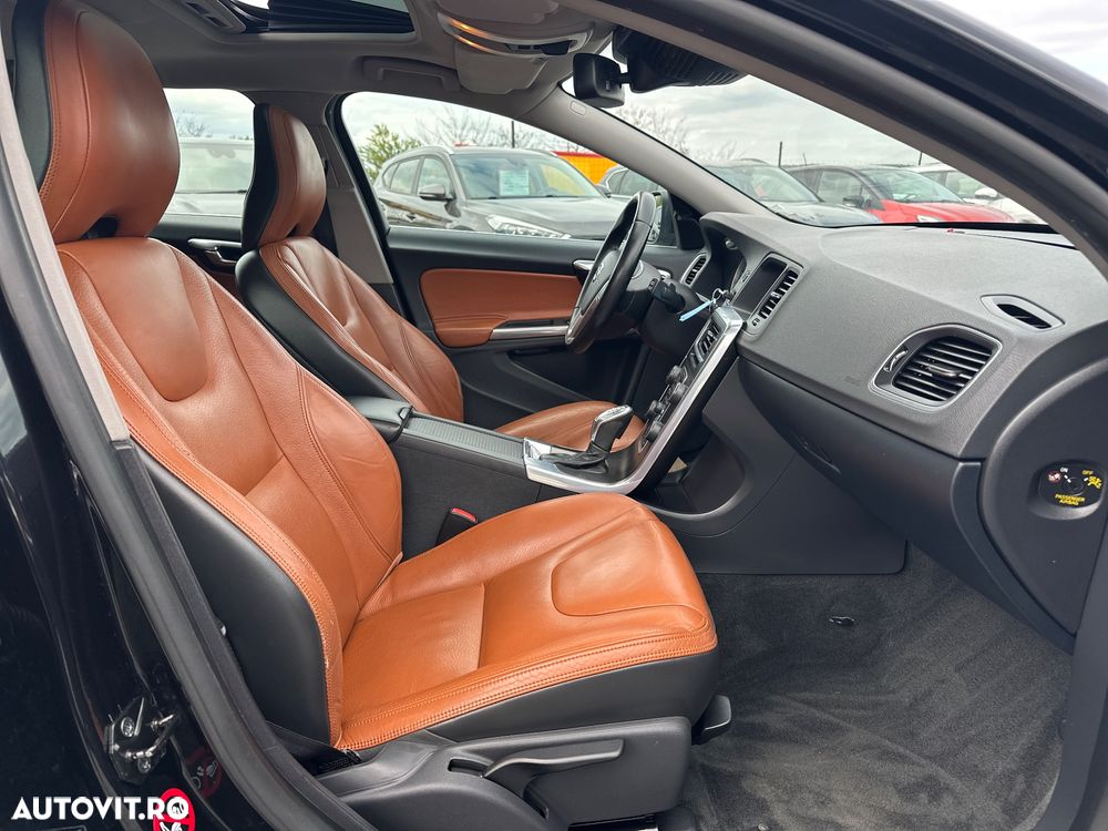 Volvo V60 D4 Geartronic Business Edition - 20