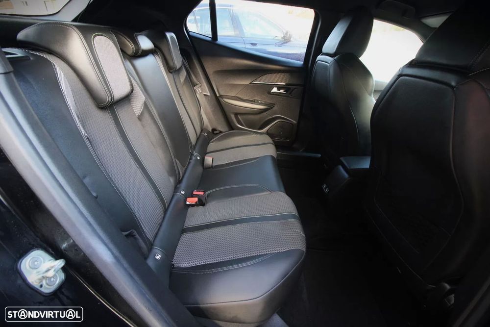 Peugeot e-2008 50 kWh GT Line - 32