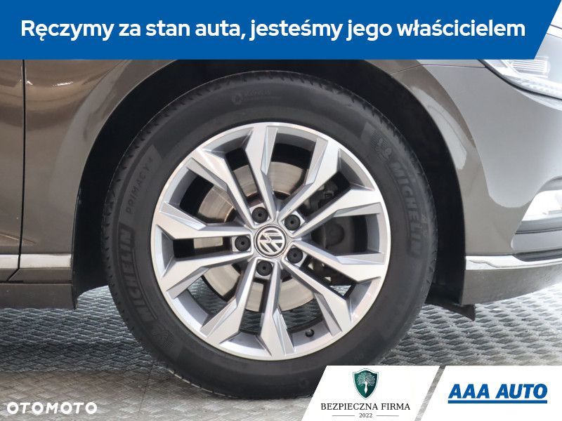 Volkswagen Passat Variant - 17