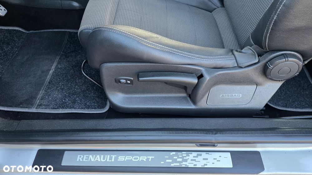 Renault Megane 2.0 dCi GT Robert Kubica - 10