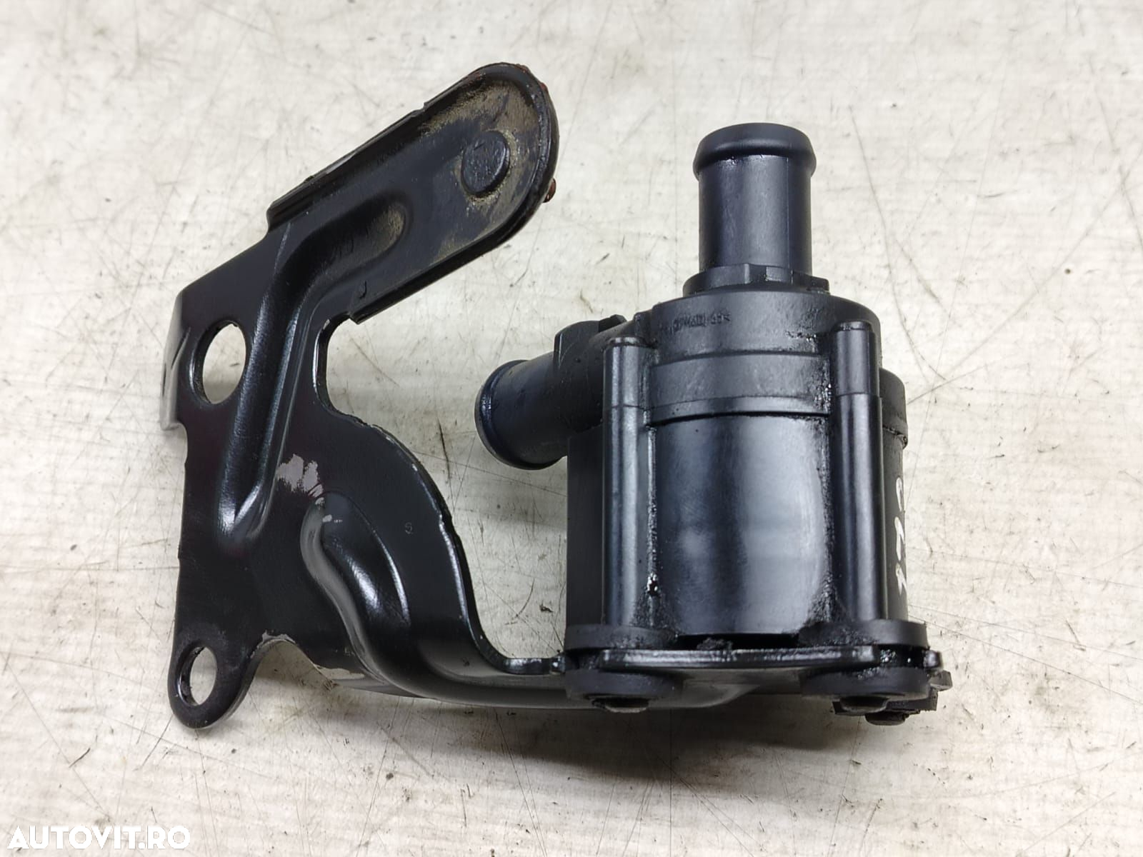 Pompa recirculare apa 5q0965561b Audi A4 B9 [2015 - 2020] - 2