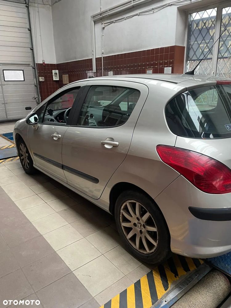 Peugeot 308 1.6 HDi Presence - 4