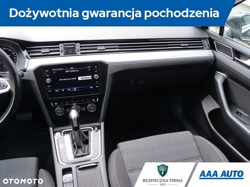 Volkswagen Passat - 9