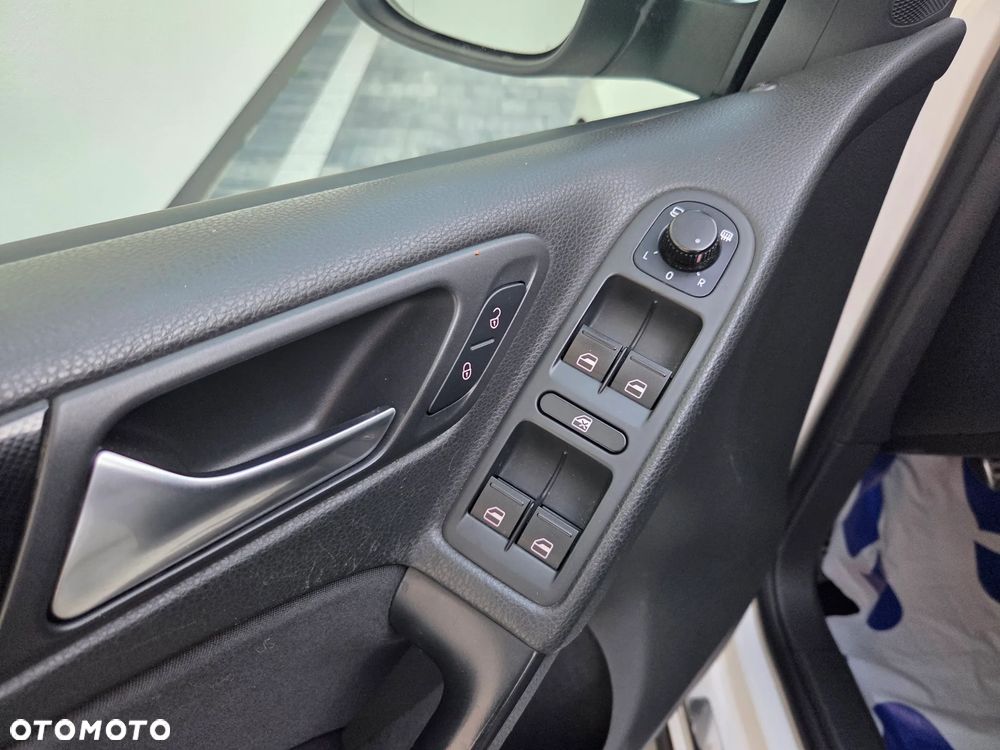 Volkswagen Golf - 21
