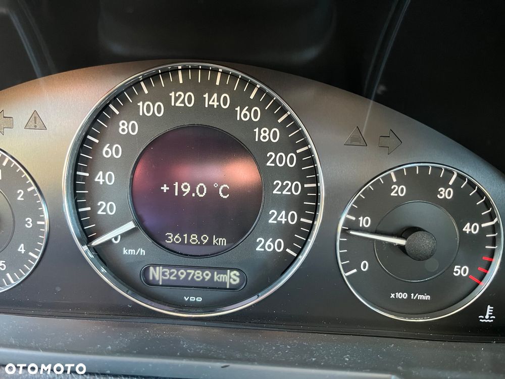 Mercedes-Benz Klasa E ver-200-cdi-automatik-elegance - 11