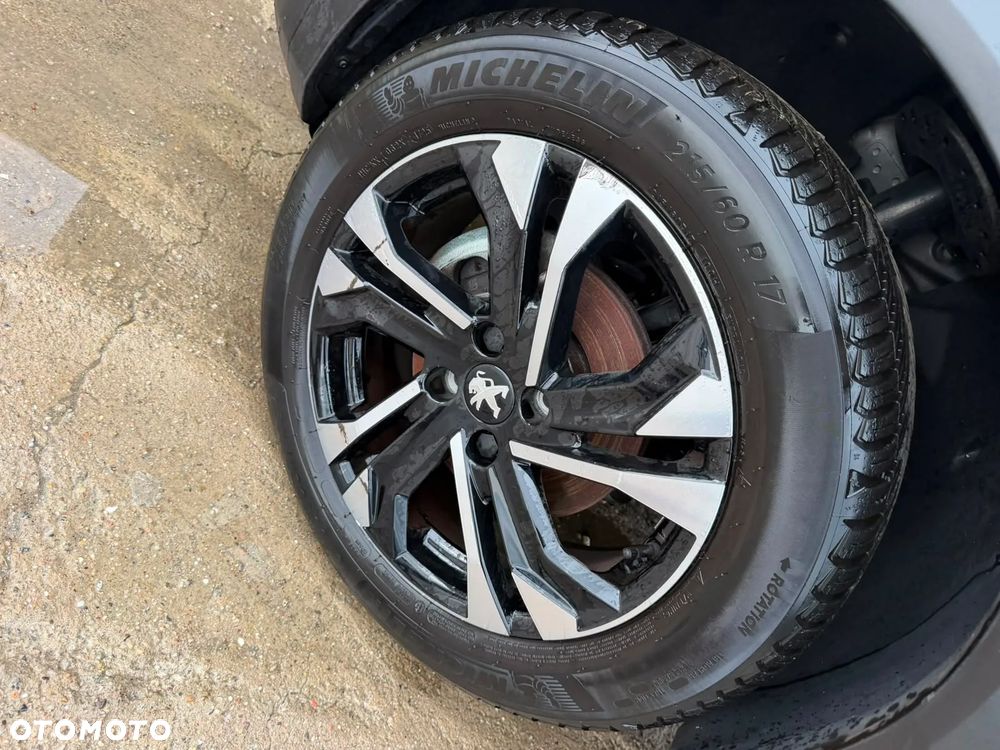 Peugeot 2008 PureTech 130 Allure - 32