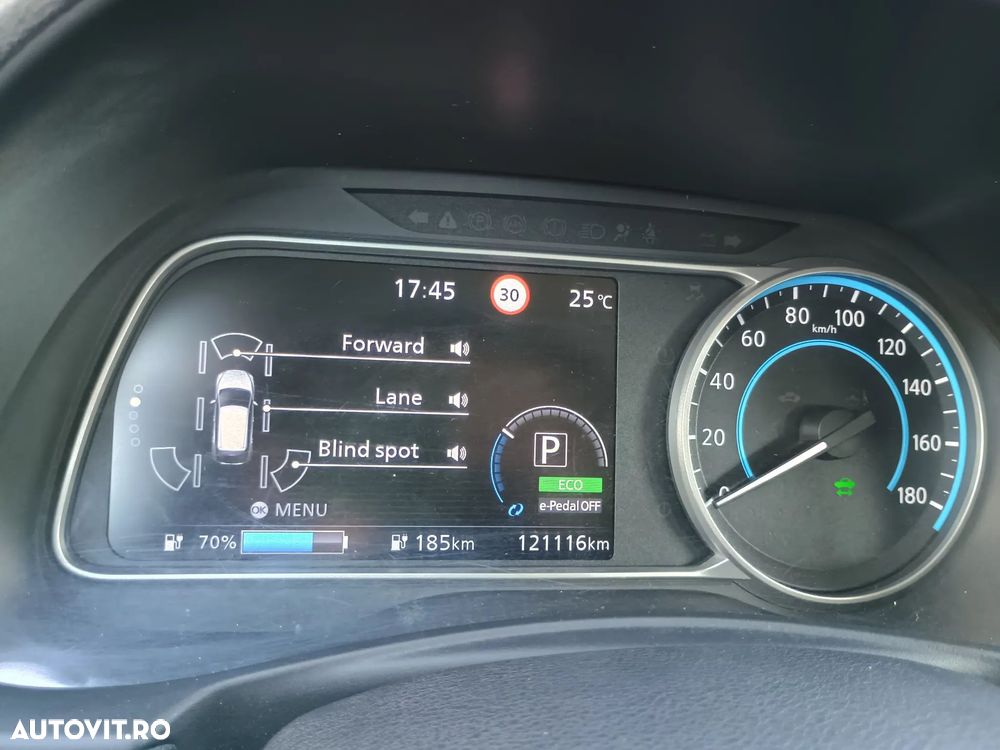 Nissan LEAF Tekna - 25