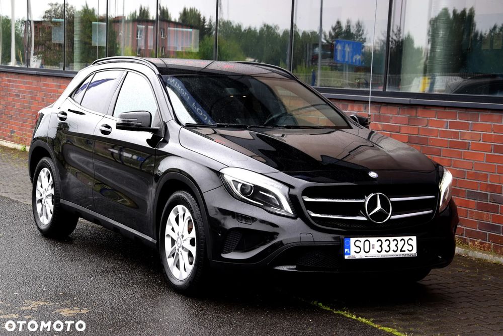Mercedes-Benz GLA 180 - 4