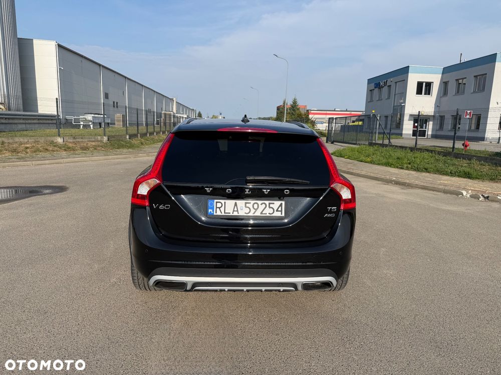 Volvo V60 Cross Country - 9