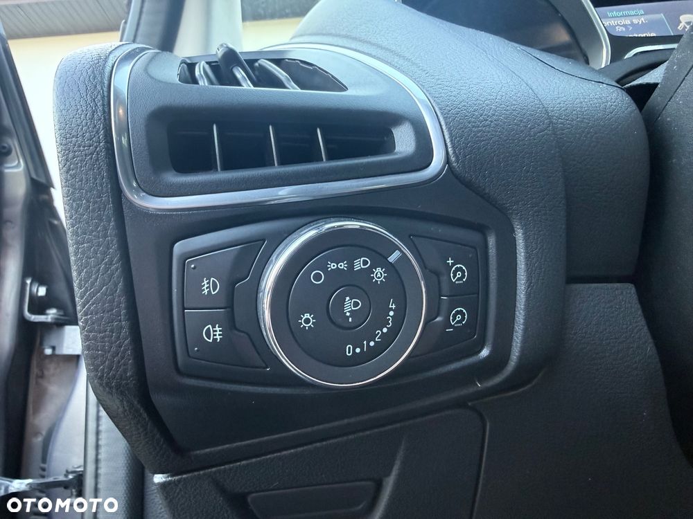 Ford Focus 1.6 EcoBoost Titanium - 18