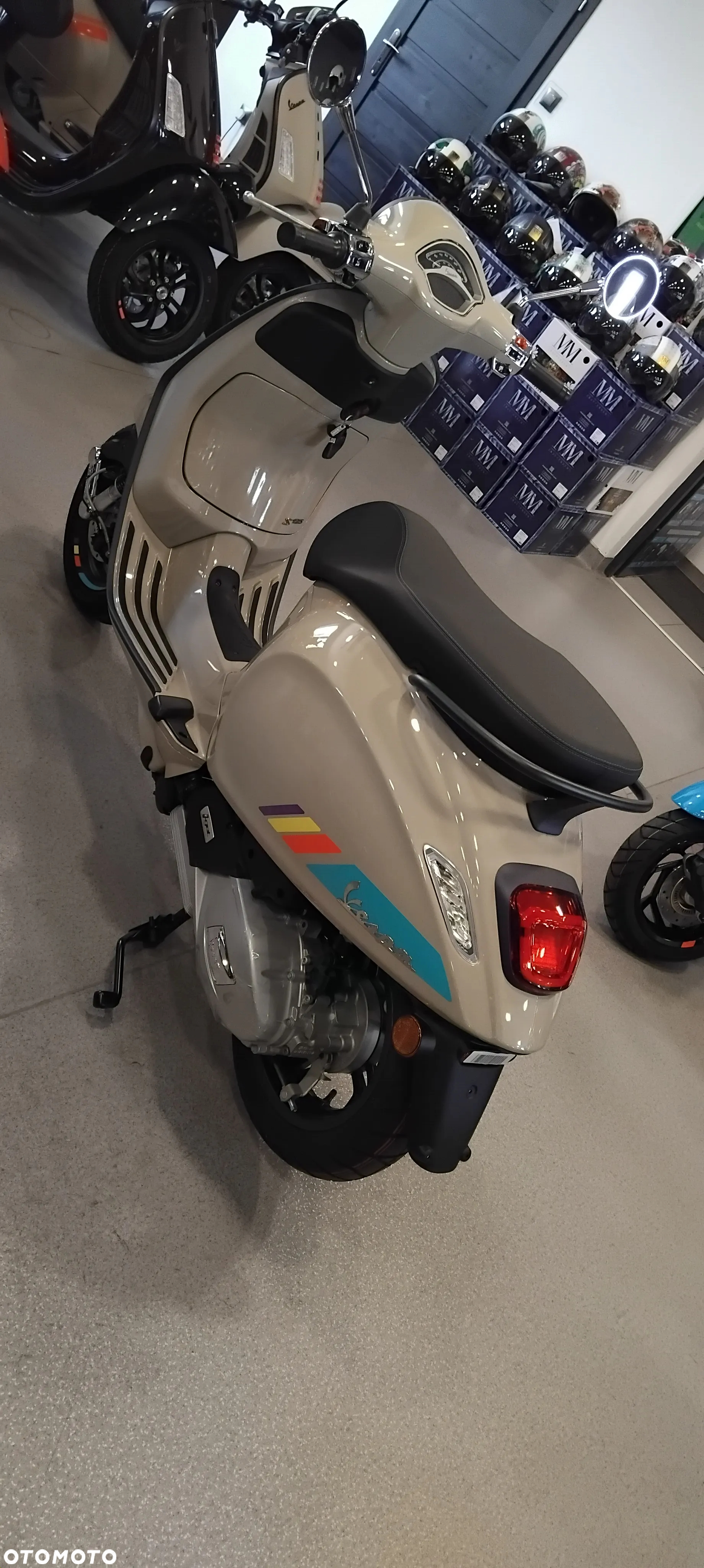 Vespa Primavera - 4