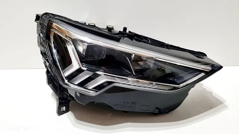 REFLEKTOR PRAWY FULL LED AUDI Q3 83A941034 EUROPA - 2