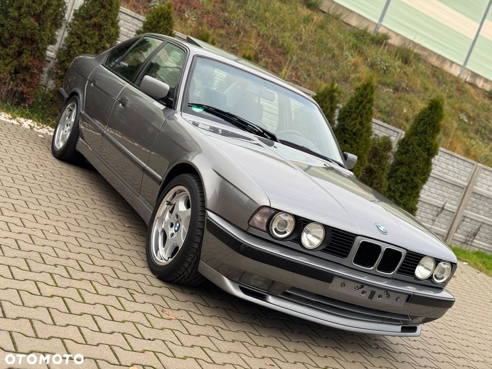 BMW Seria 5 525i - 1