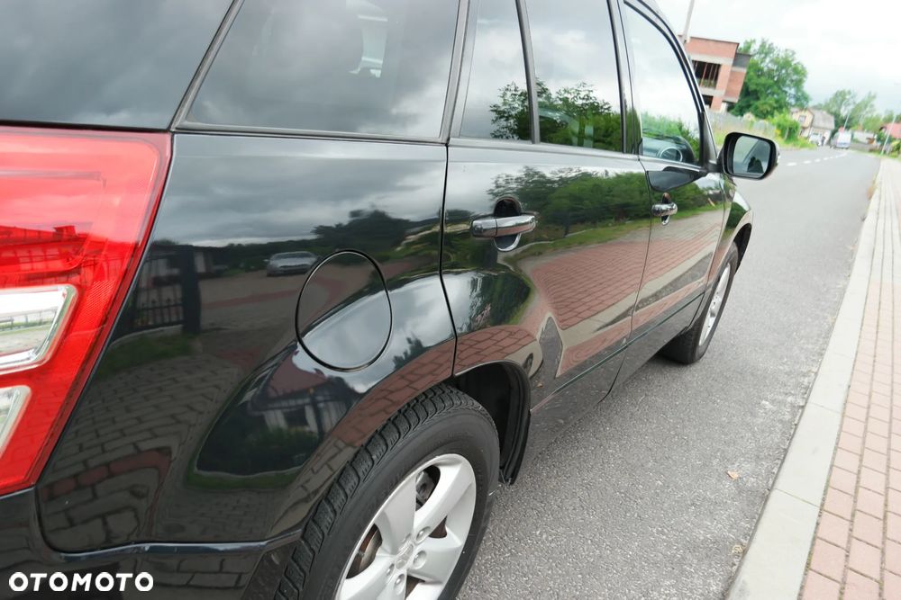 Suzuki Grand Vitara 2.4 De Luxe - 14