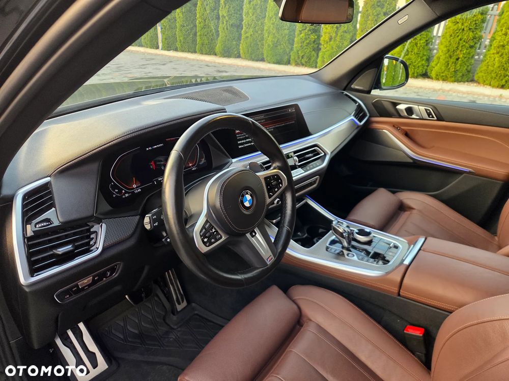 BMW X5 M50i - 19