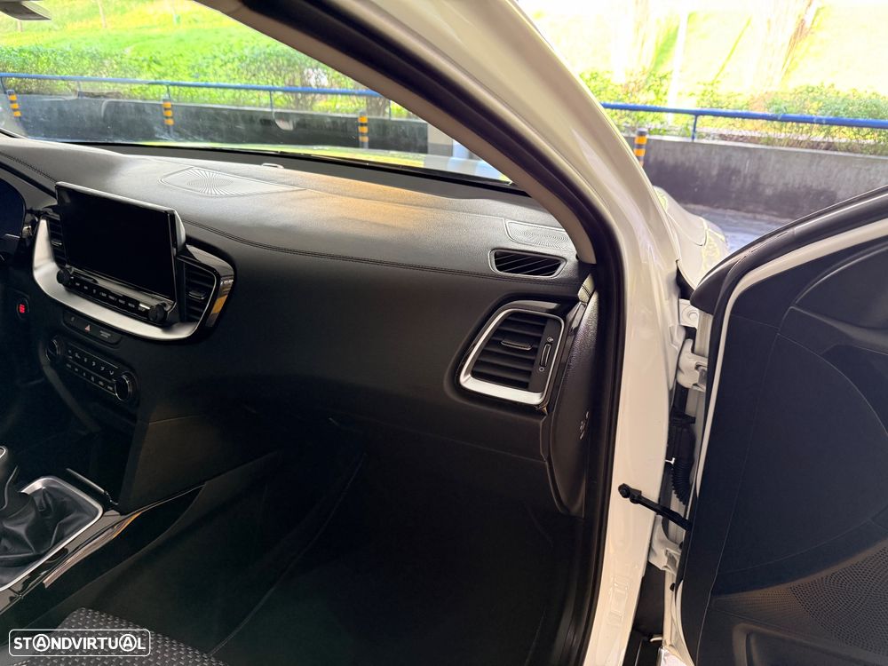 Kia XCeed 1.0 T-GDI Tech+SRF - 10