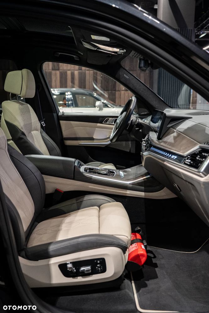 BMW X7 - 23